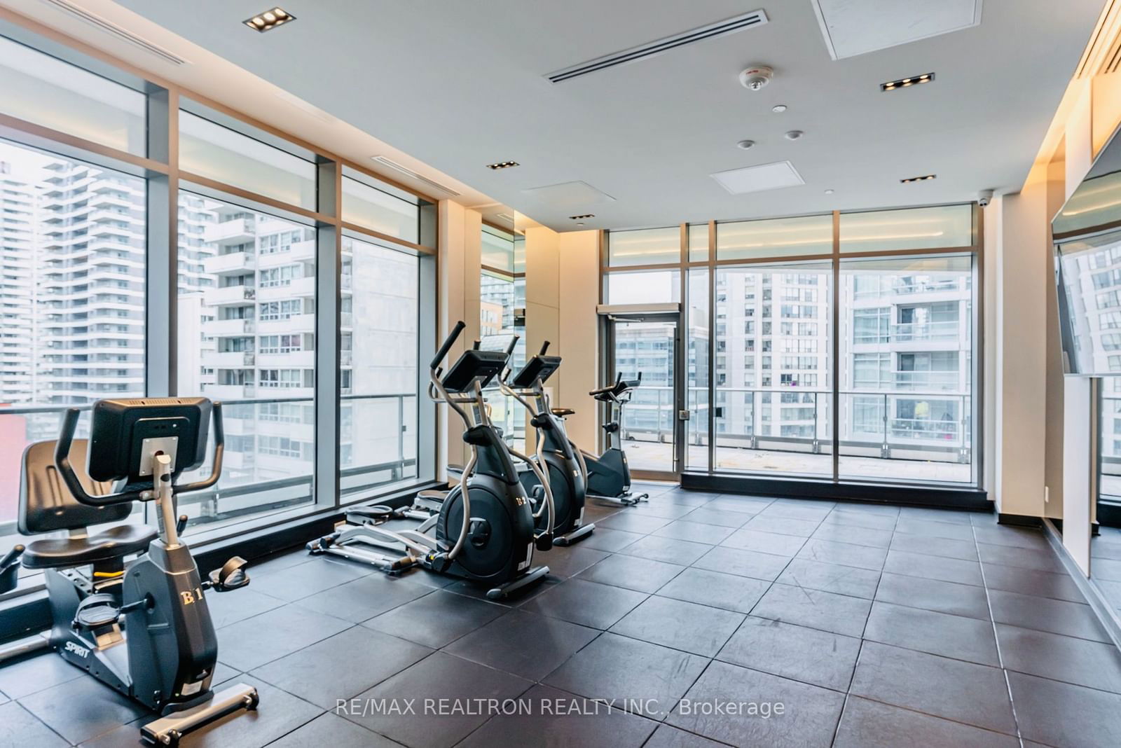 2221 Yonge St, unit 2911 for sale