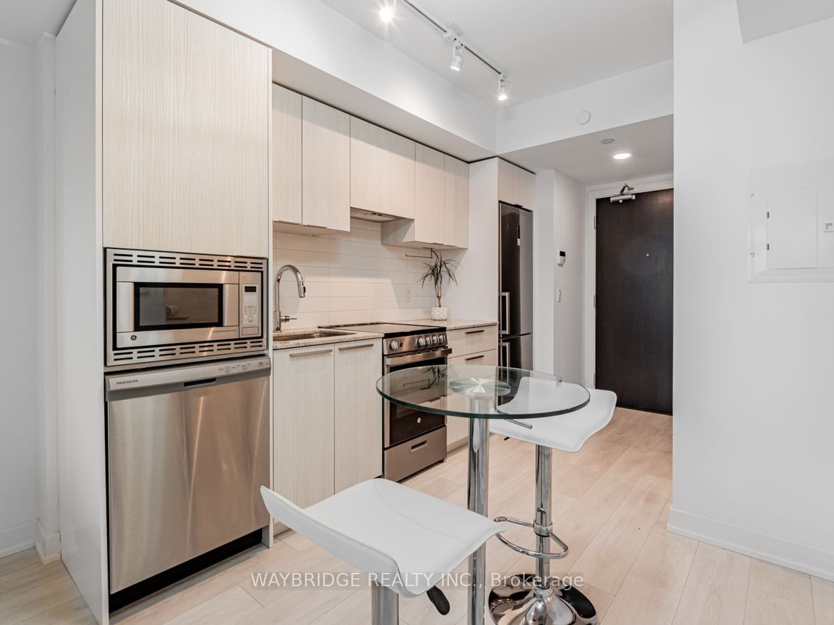 501 Yonge St, unit 1406 for sale