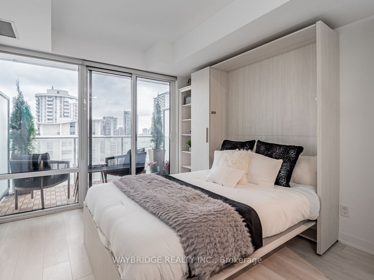 501 Yonge St, unit 1406 for sale