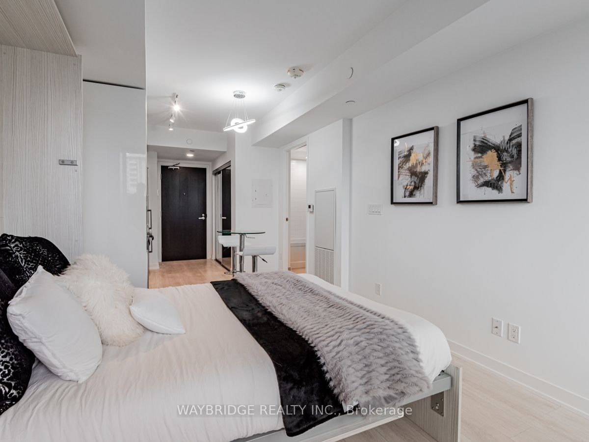 501 Yonge St, unit 1406 for sale