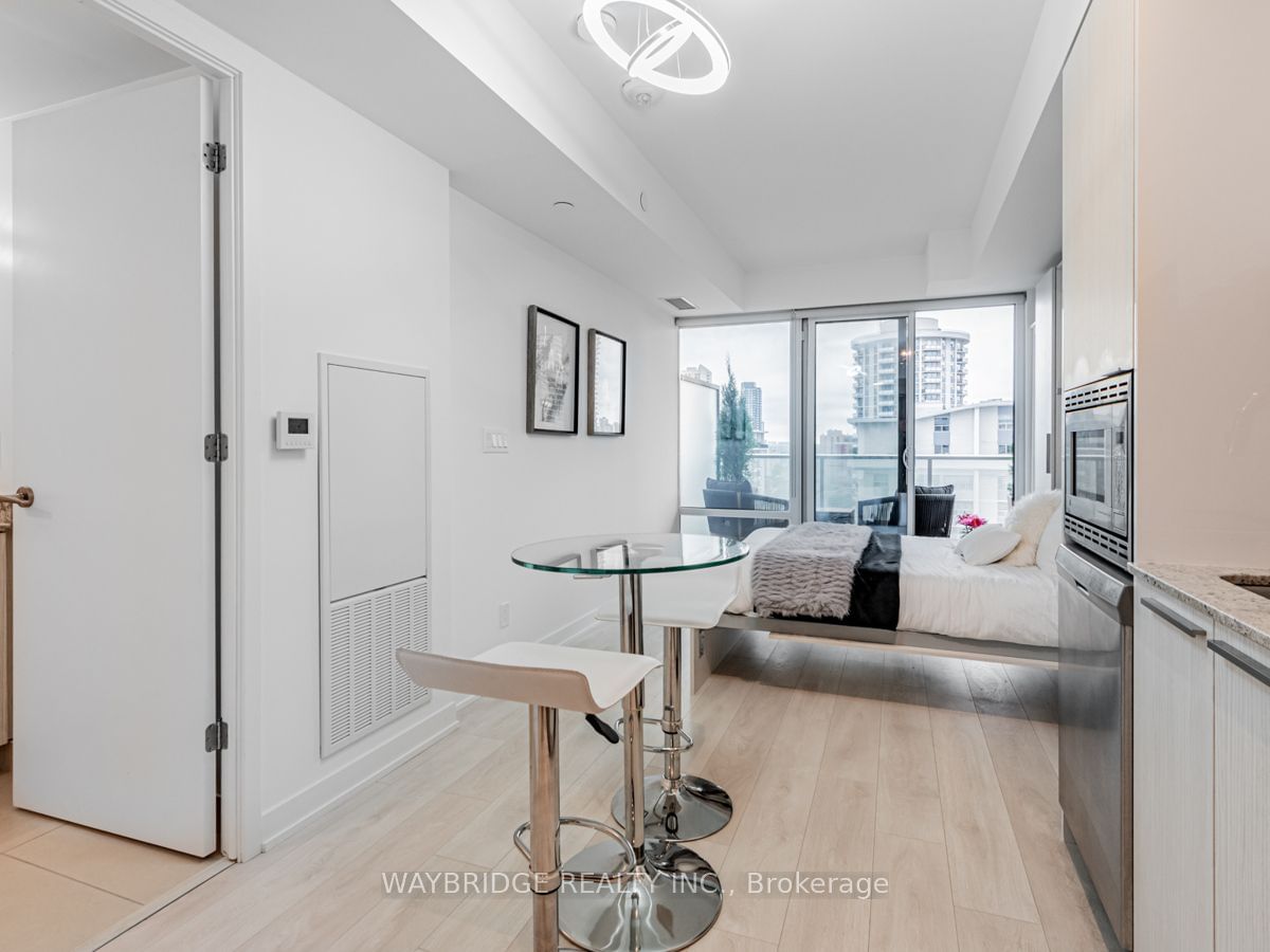 501 Yonge St, unit 1406 for sale