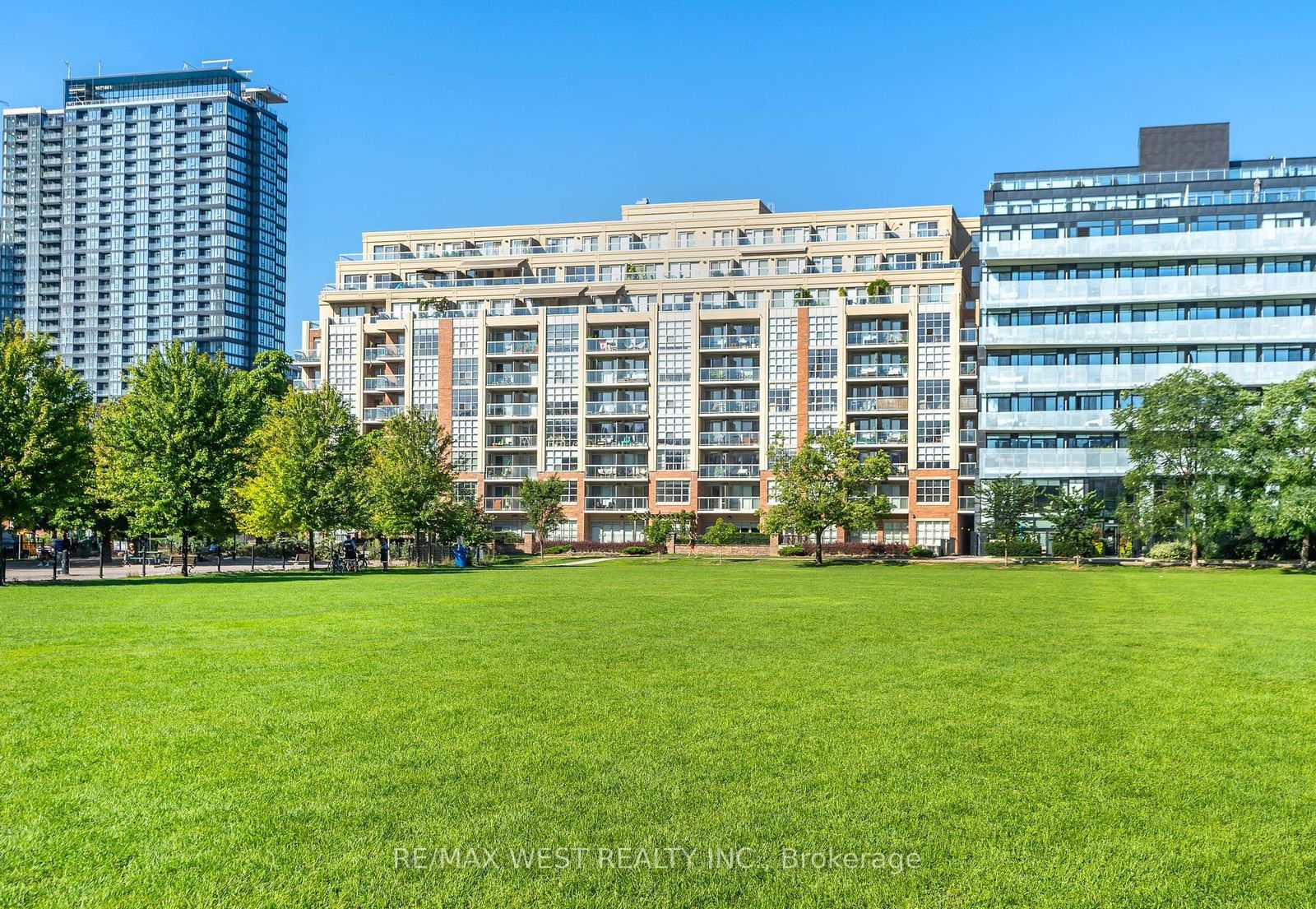 Wellington on the Park, Downtown, Toronto