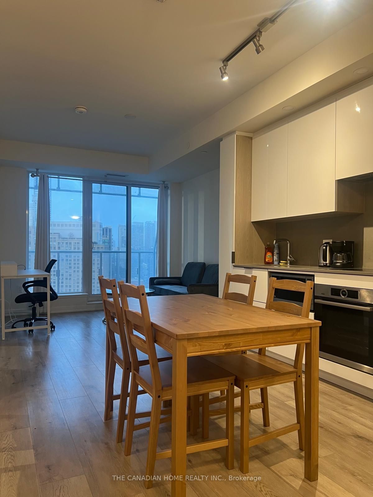 28 freeland St N, unit 2506 for rent