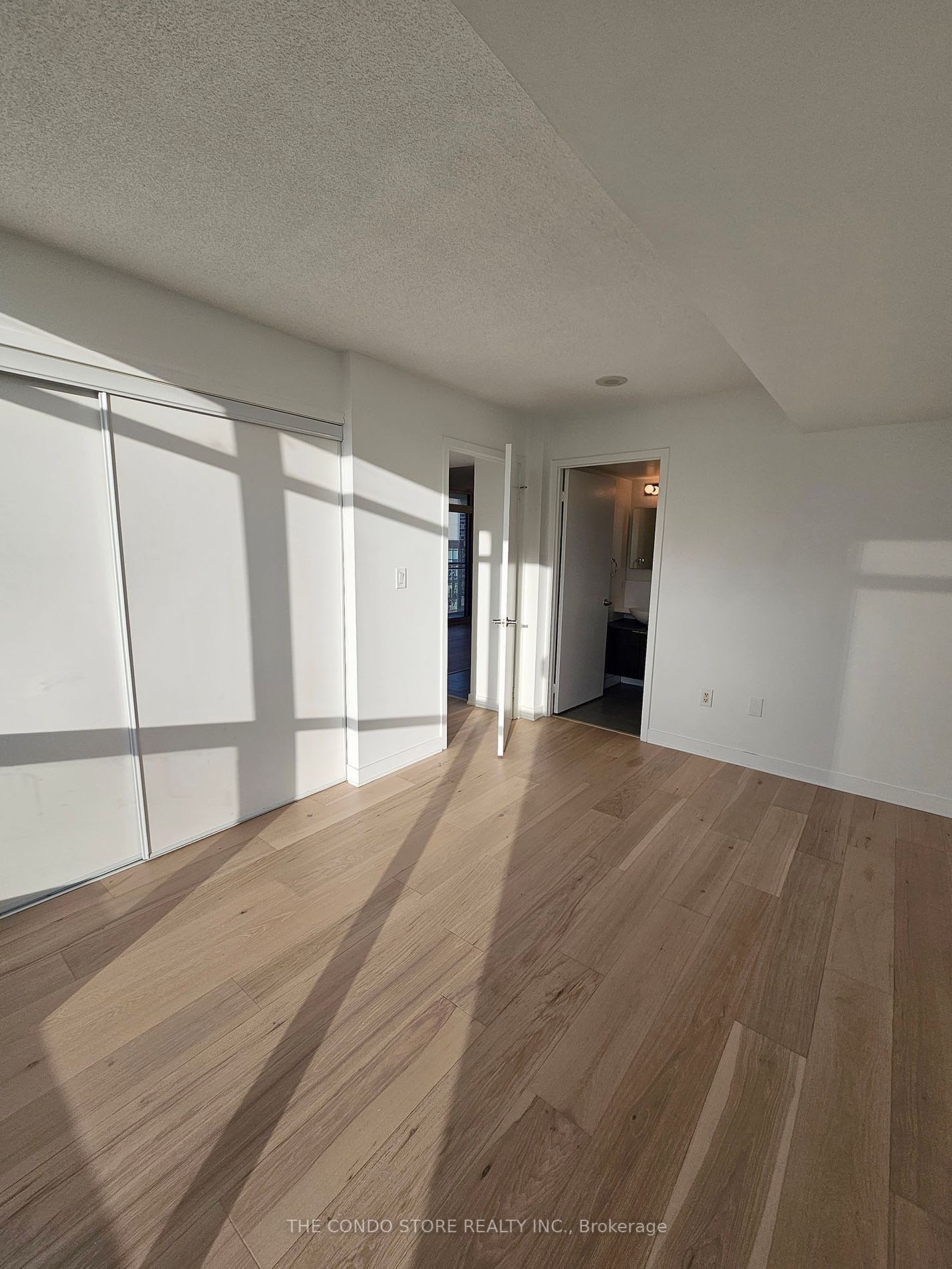 15 Fort York Blvd, unit 2203 for rent