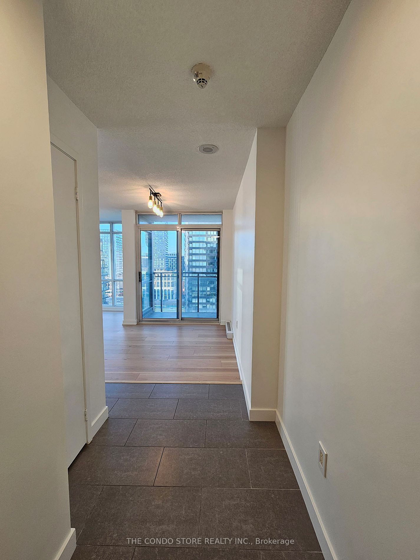 15 Fort York Blvd, unit 2203 for rent