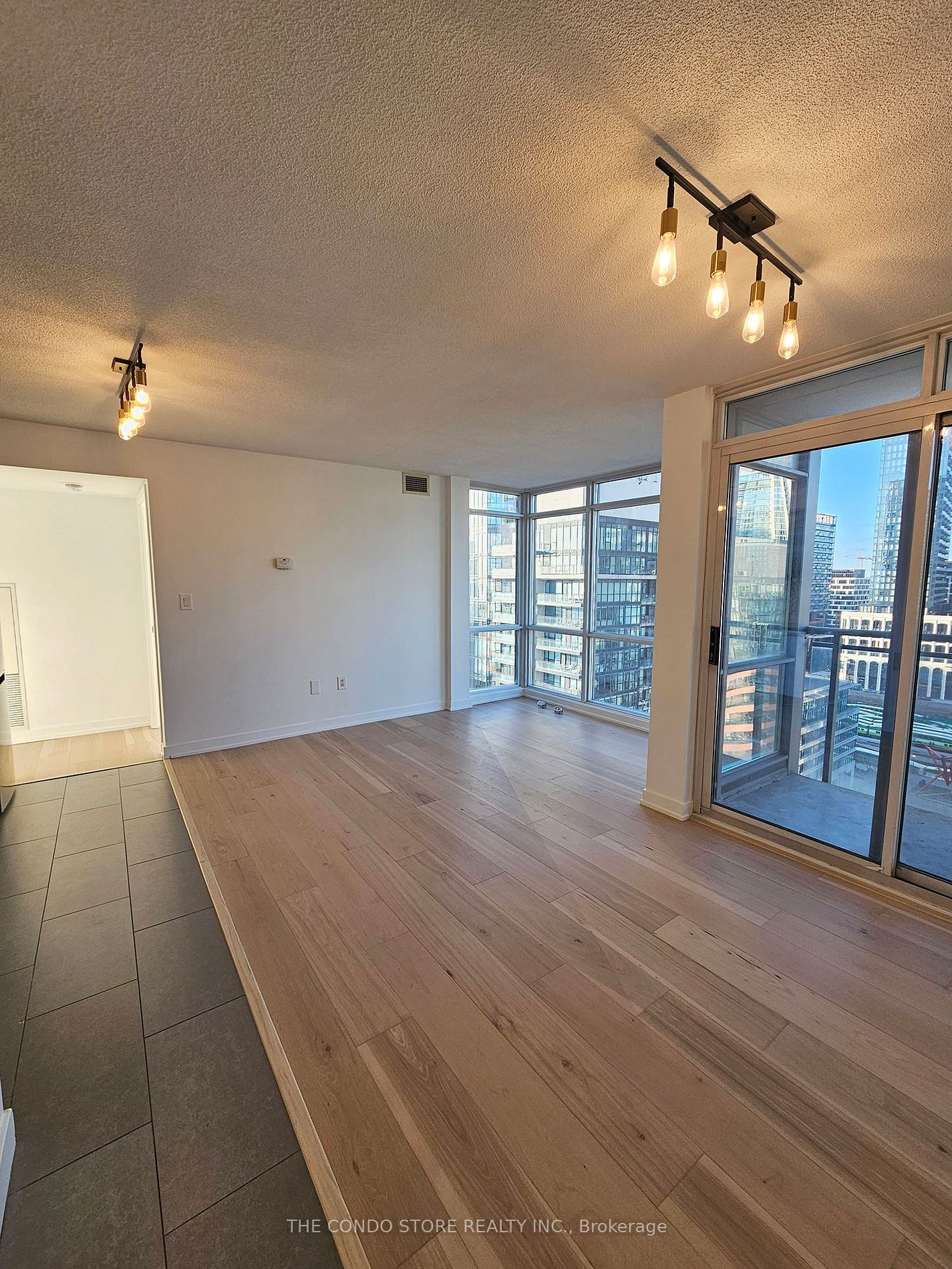 15 Fort York Blvd, unit 2203 for rent