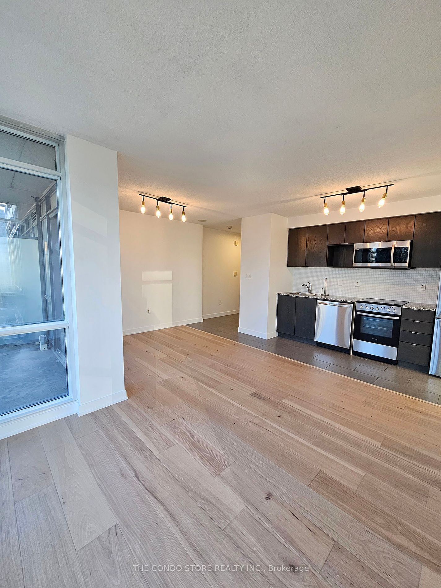 15 Fort York Blvd, unit 2203 for rent