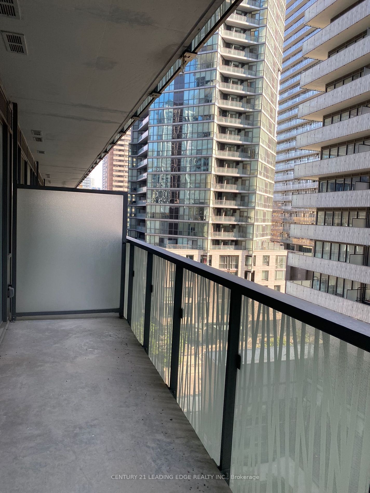 50 CHARLES St E, unit 1007 for rent