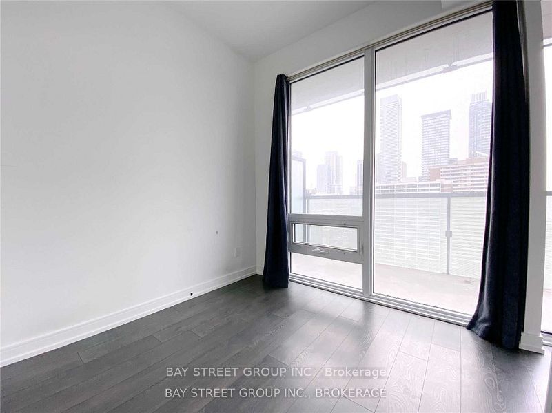 28 Wellesley St E, unit 1907 for rent