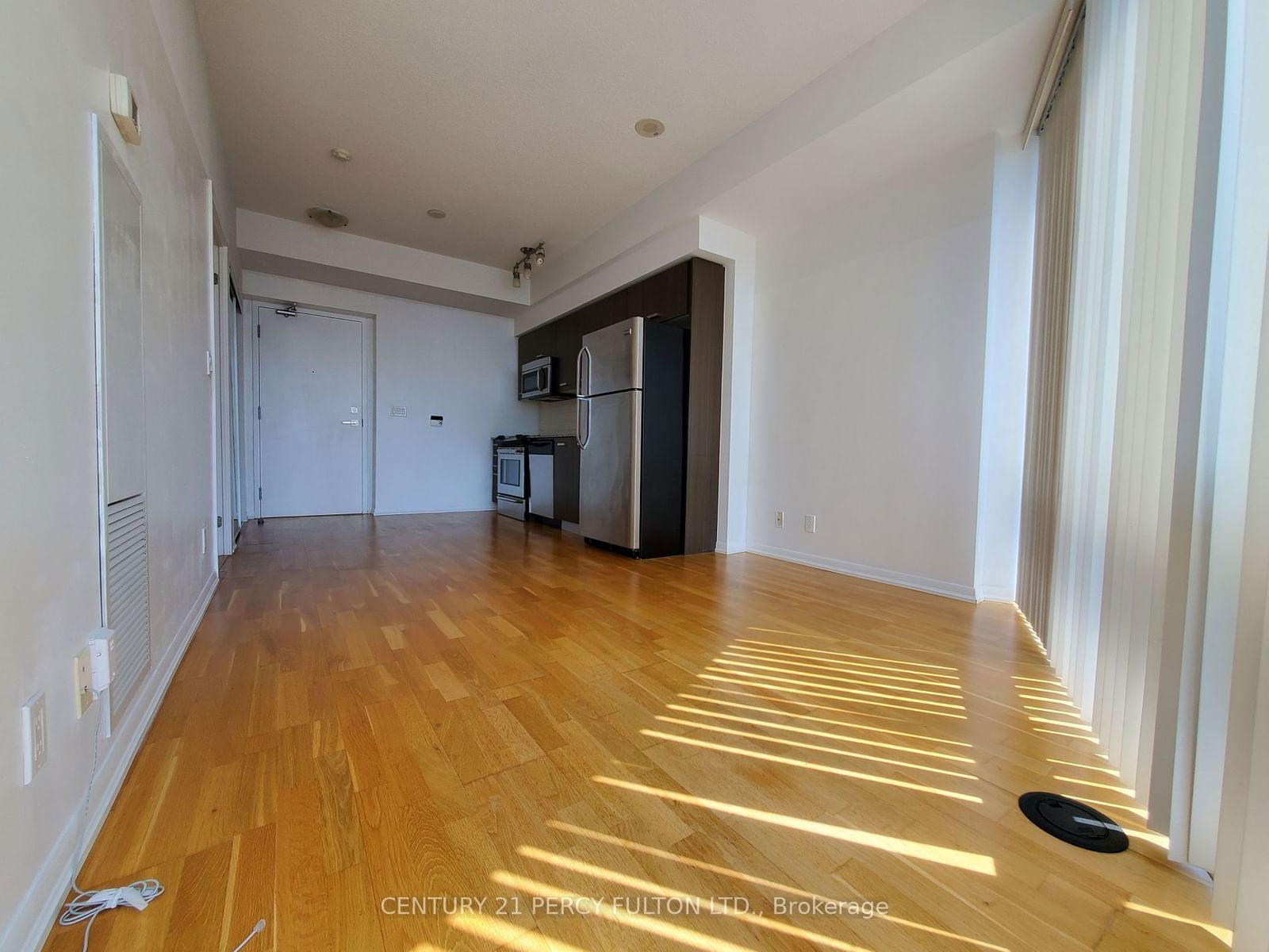 832 Bay St, unit 3909 for rent