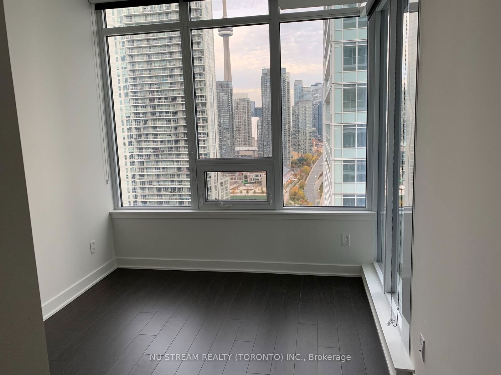 19 Bathurst St, unit 2909 for rent