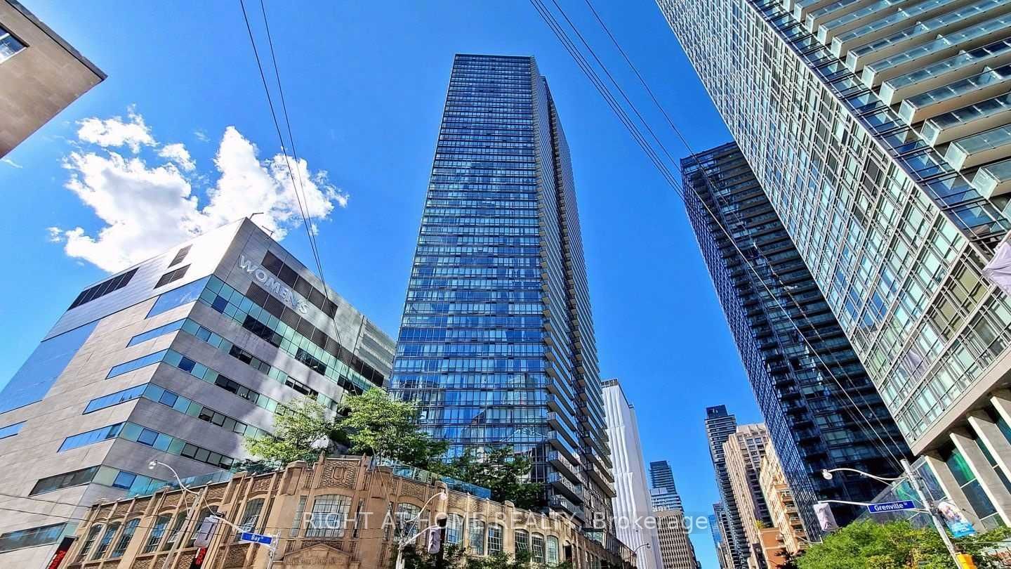 832 Bay St, unit 2404 for rent