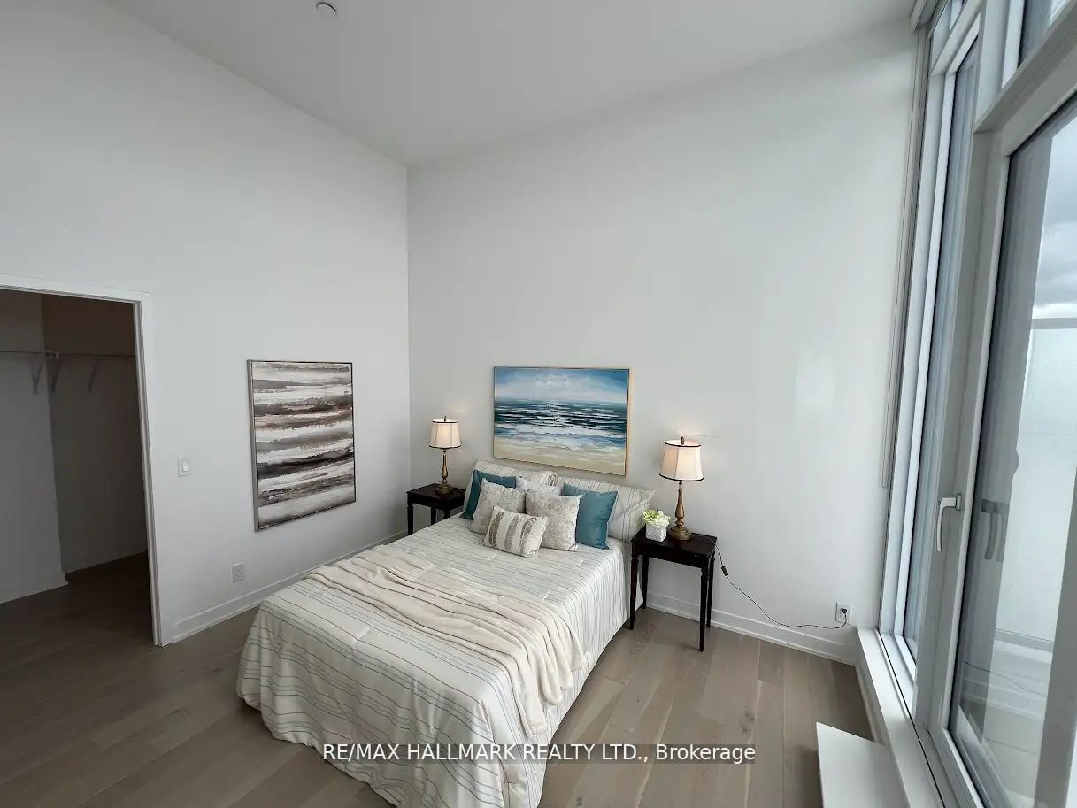 15 Holmes Ave, unit PH 3201 for sale