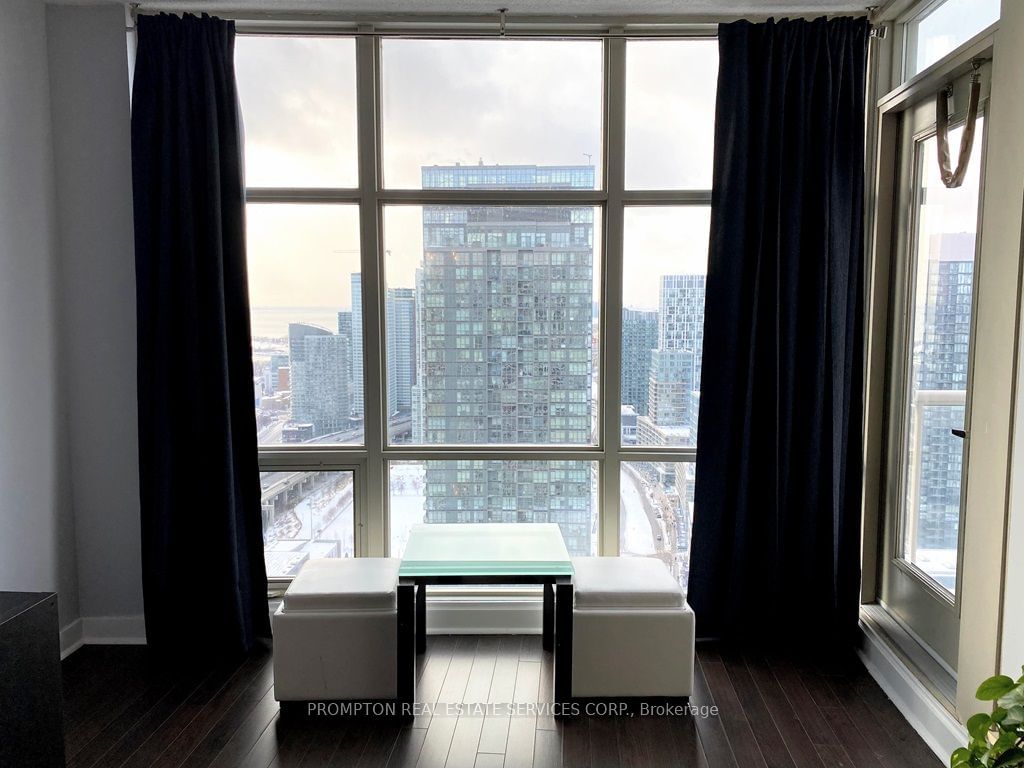 10 Navy Wharf Crt, unit 4102 for rent