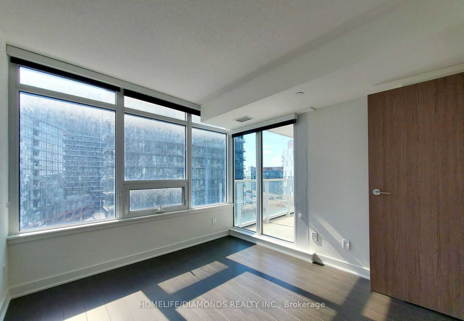 19 BATHURST St, unit 816 for sale