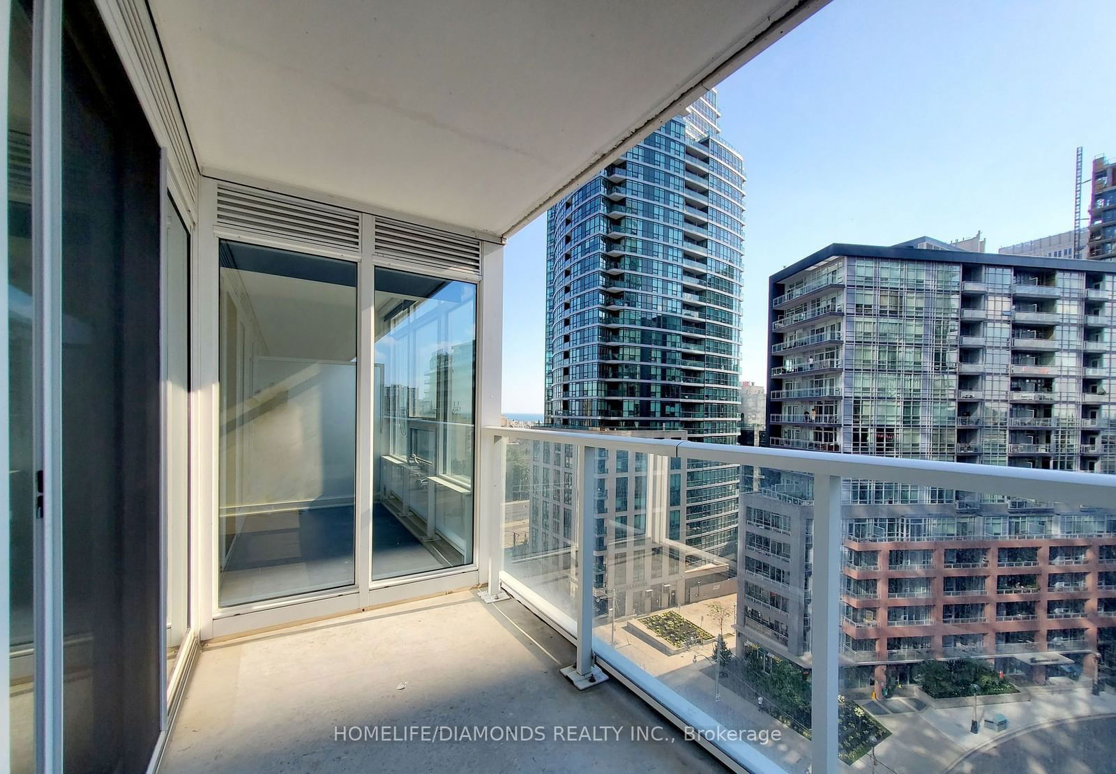 19 BATHURST St, unit 816 for sale