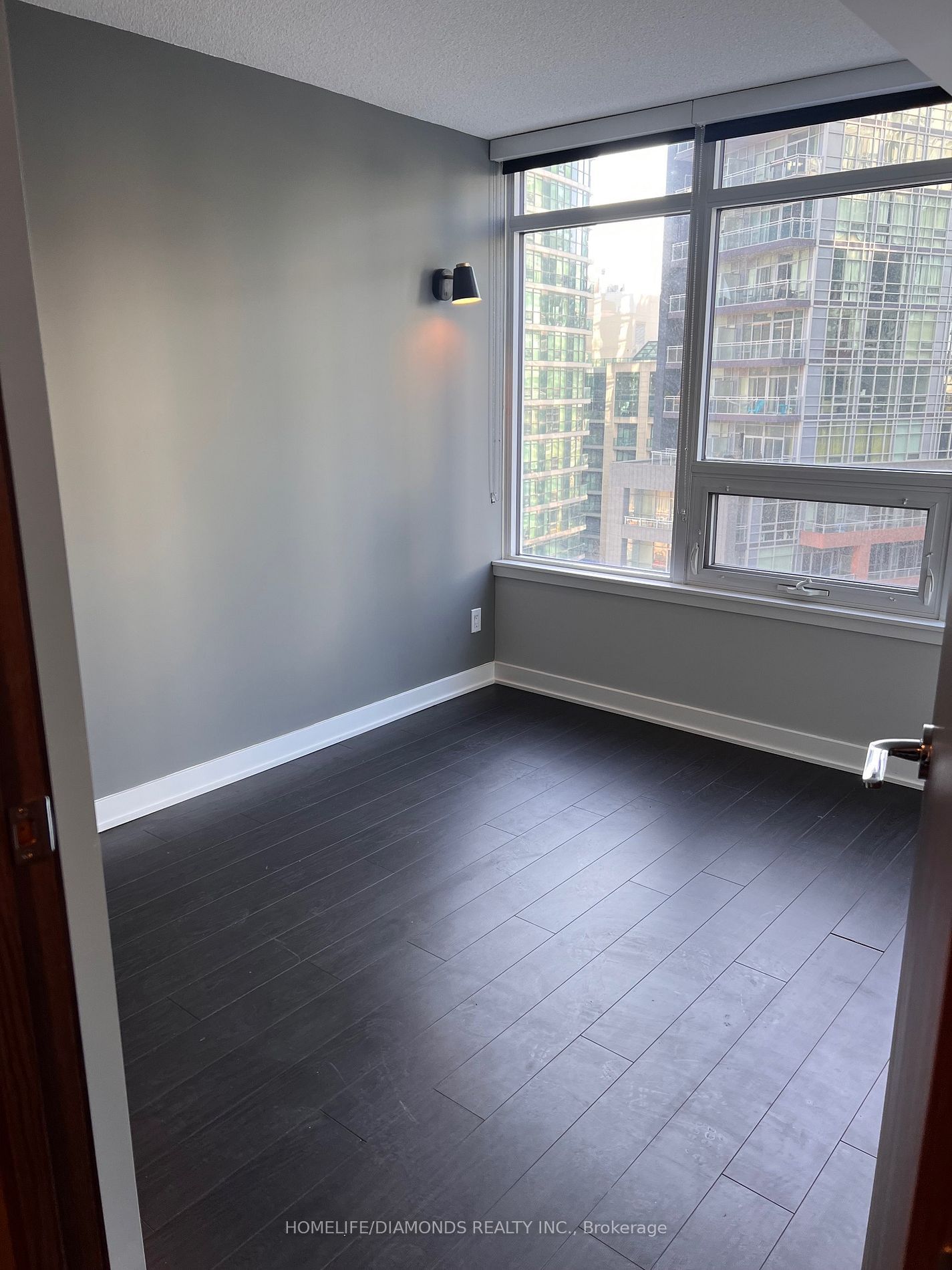 19 BATHURST St, unit 816 for sale