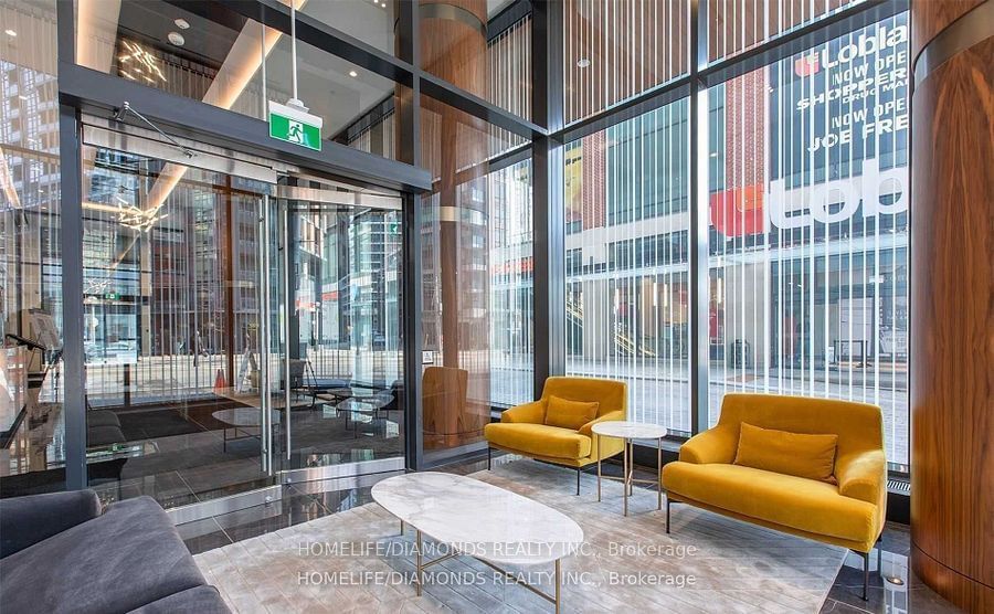 19 BATHURST St, unit 816 for sale