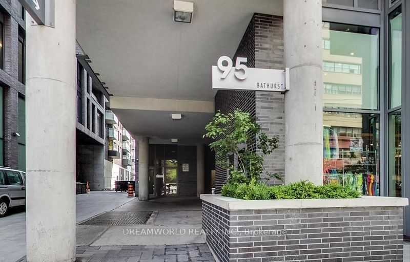 95 Bathurst St, unit 917 for sale