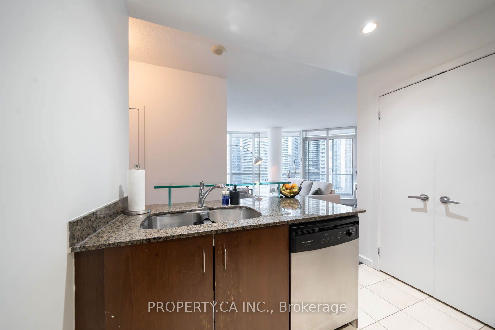 218 Queens Quay W, unit 1201 for rent