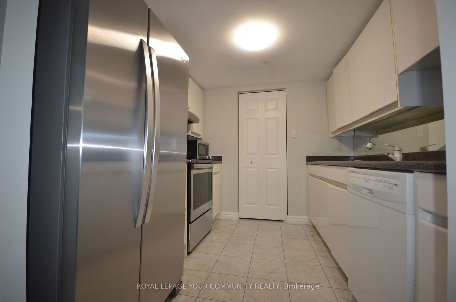 33 University Ave, unit 1504 for rent