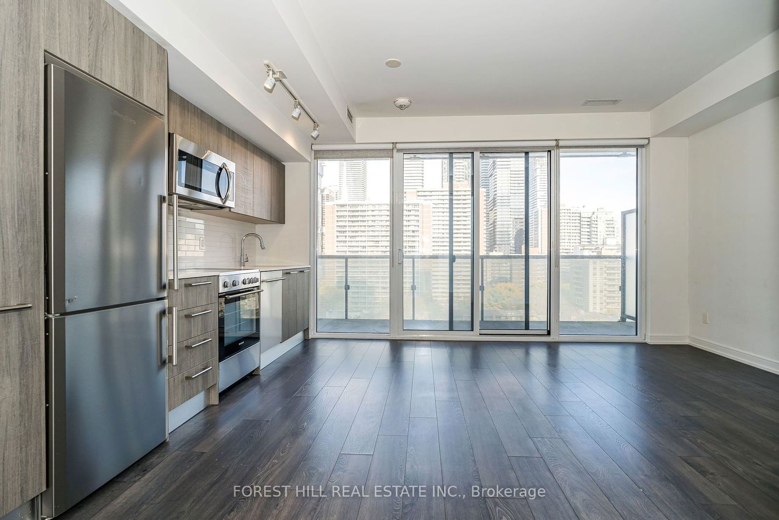 28 Wellesley St E, unit 1108 for rent