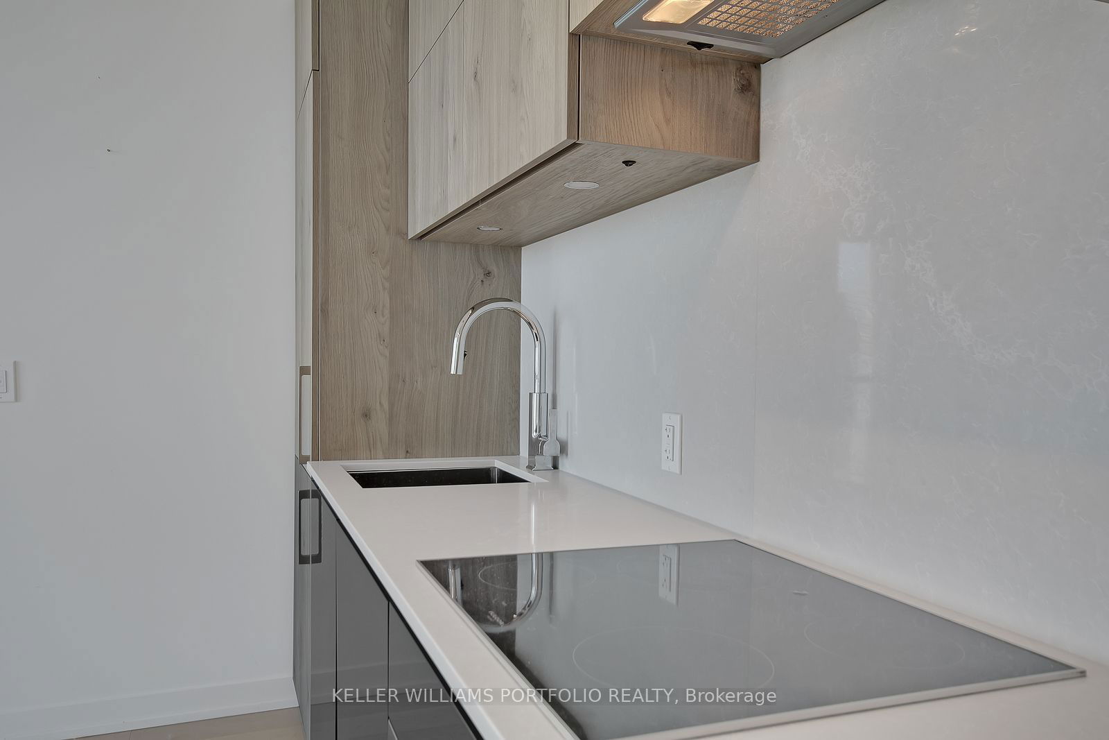 1 Yorkville Ave, unit 4811 for rent