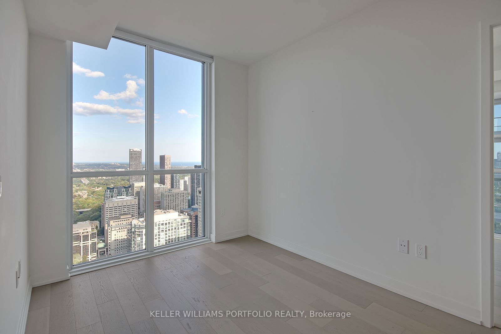 1 Yorkville Ave, unit 4811 for rent