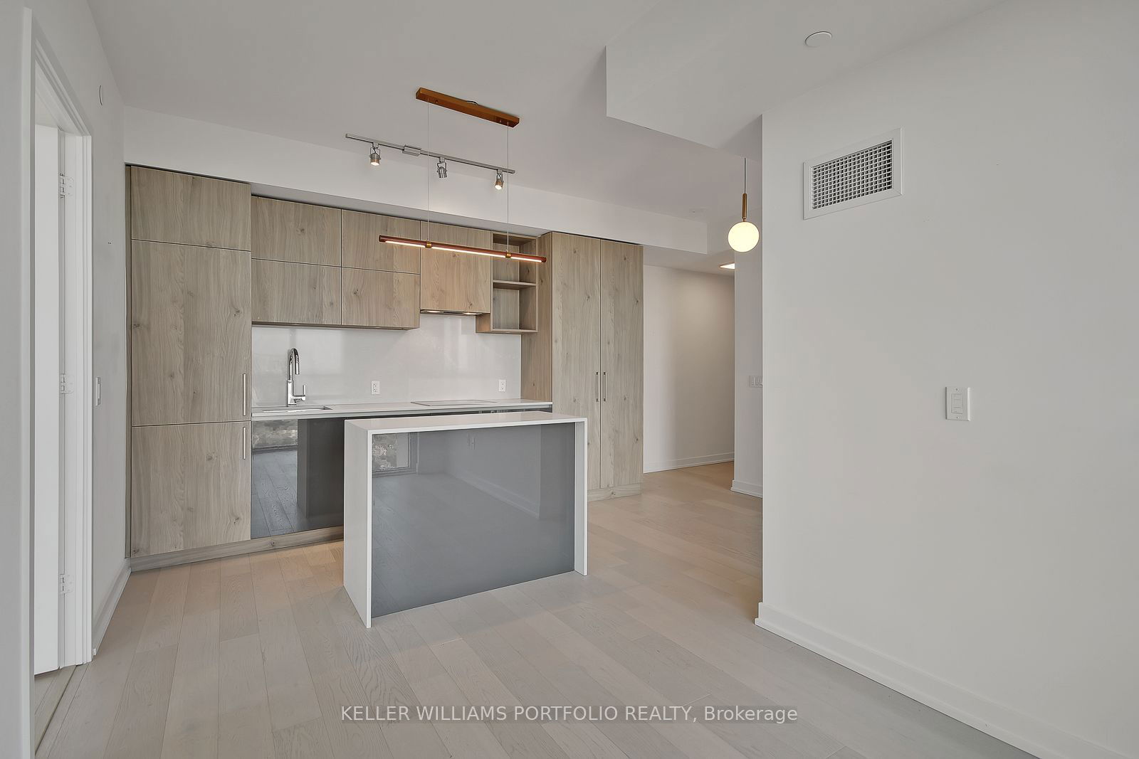 1 Yorkville Ave, unit 4811 for rent