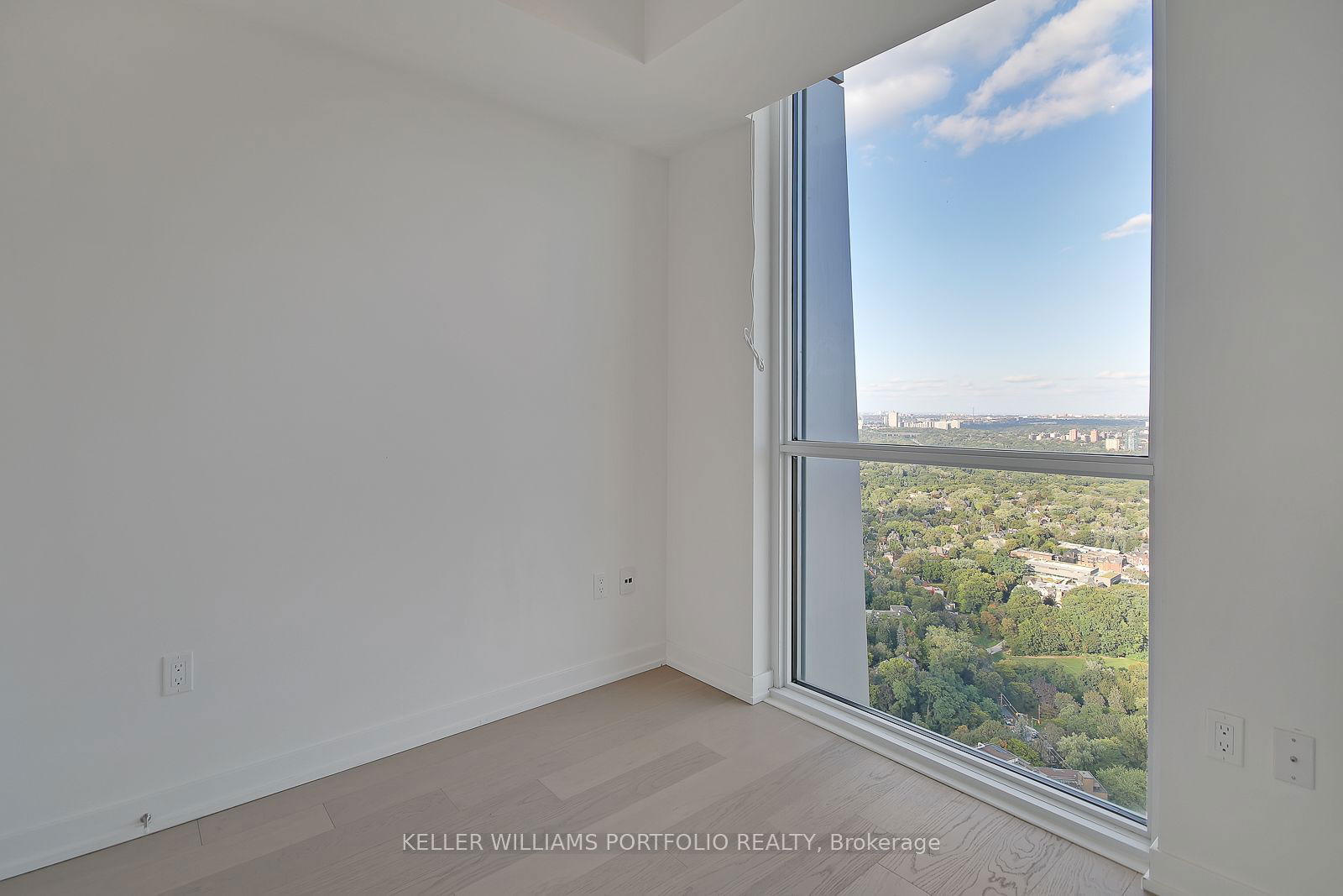 1 Yorkville Ave, unit 4811 for rent