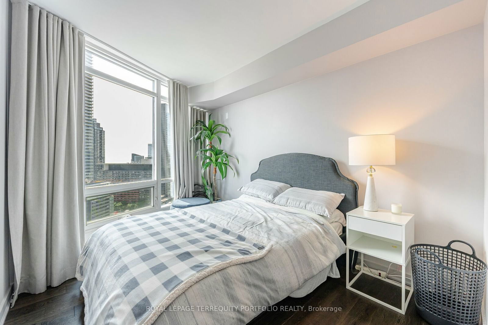 361 Front St W, unit 2805 for sale