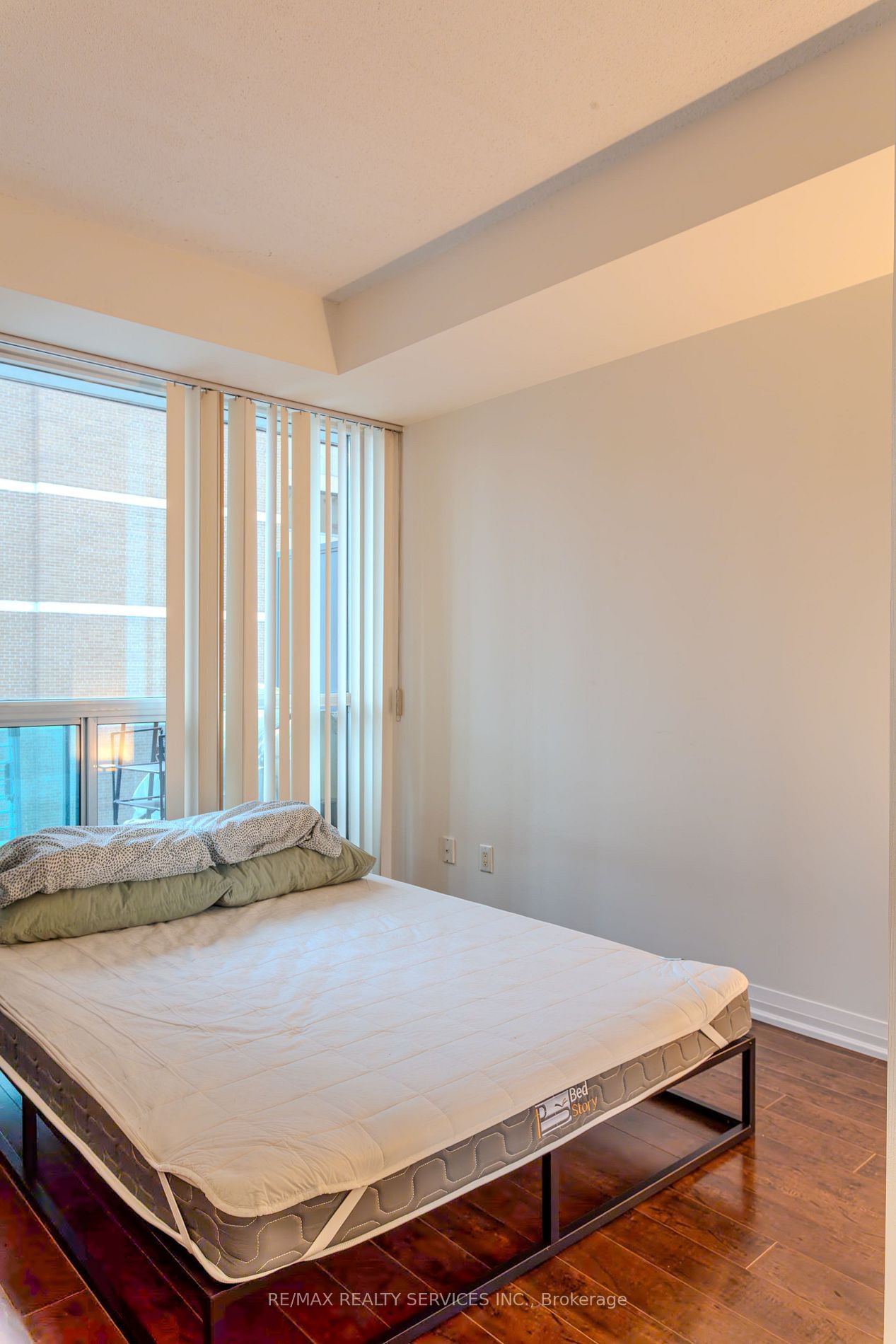 1121 Bay St E, unit 1407 for sale