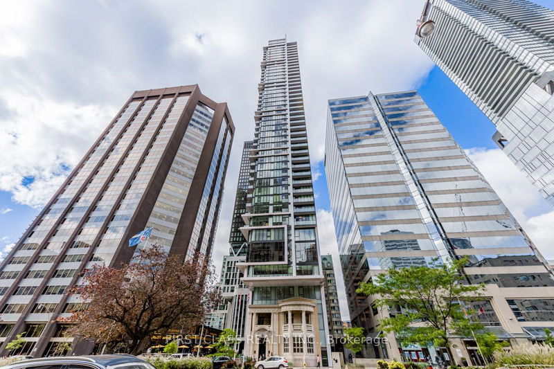 426 University Ave, unit 1705 for sale