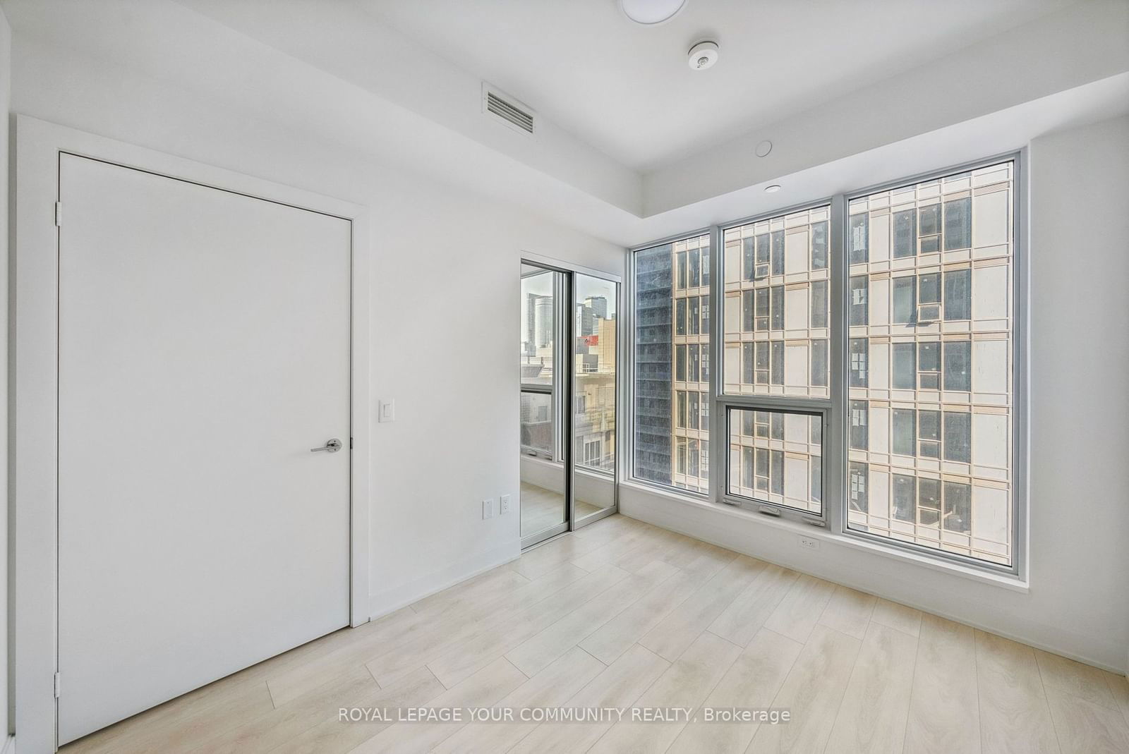 35 Mercer St, unit 1415 for sale