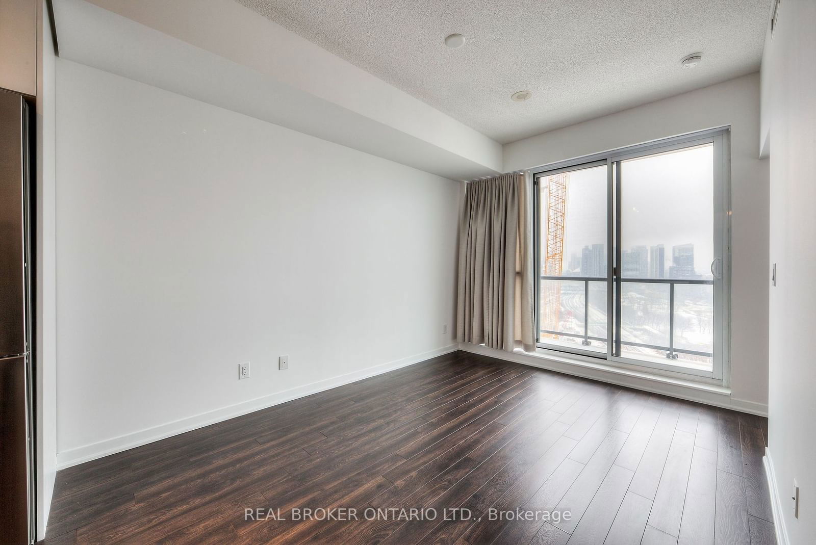 51 East Liberty St, unit 1809 for rent