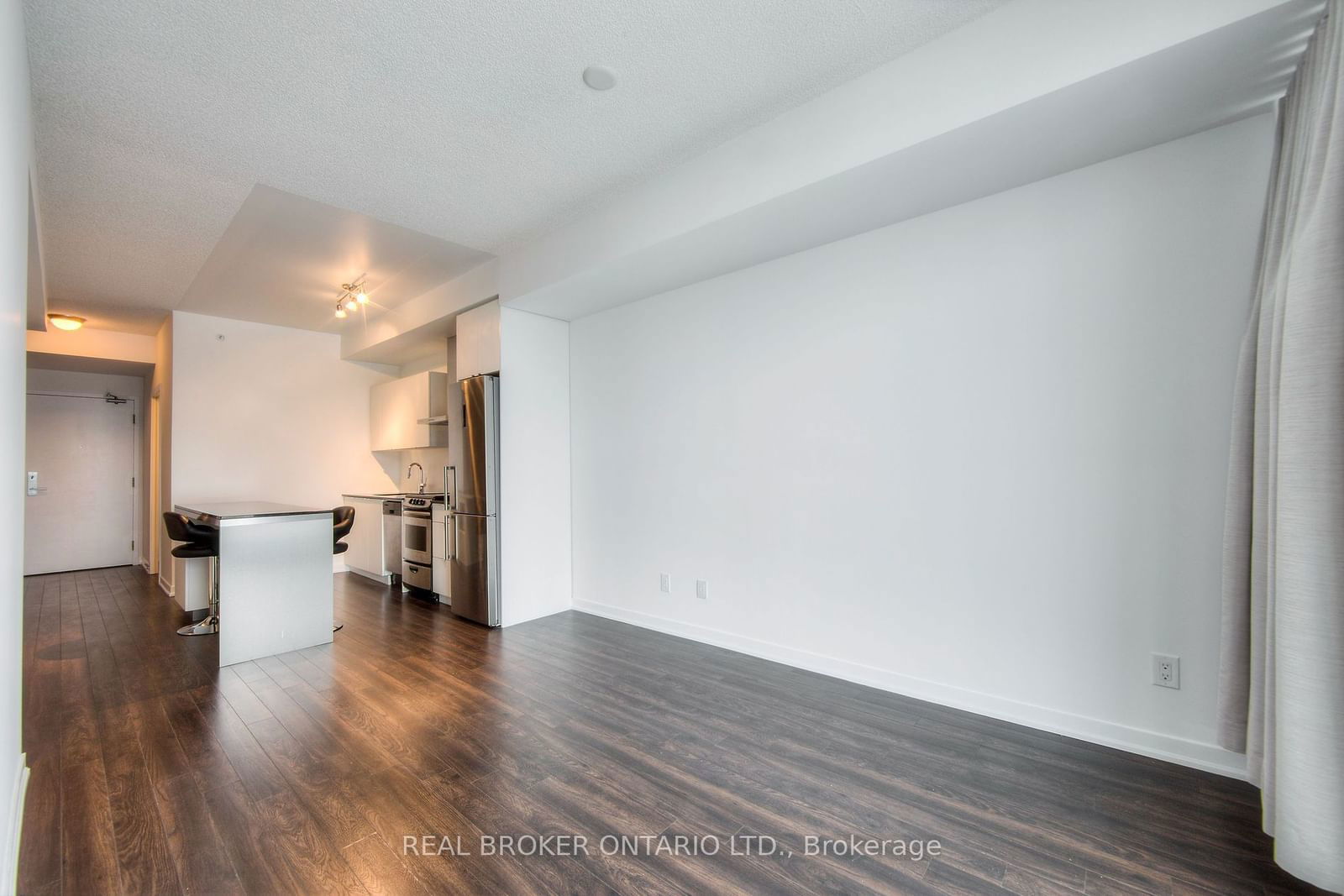 51 East Liberty St, unit 1809 for rent