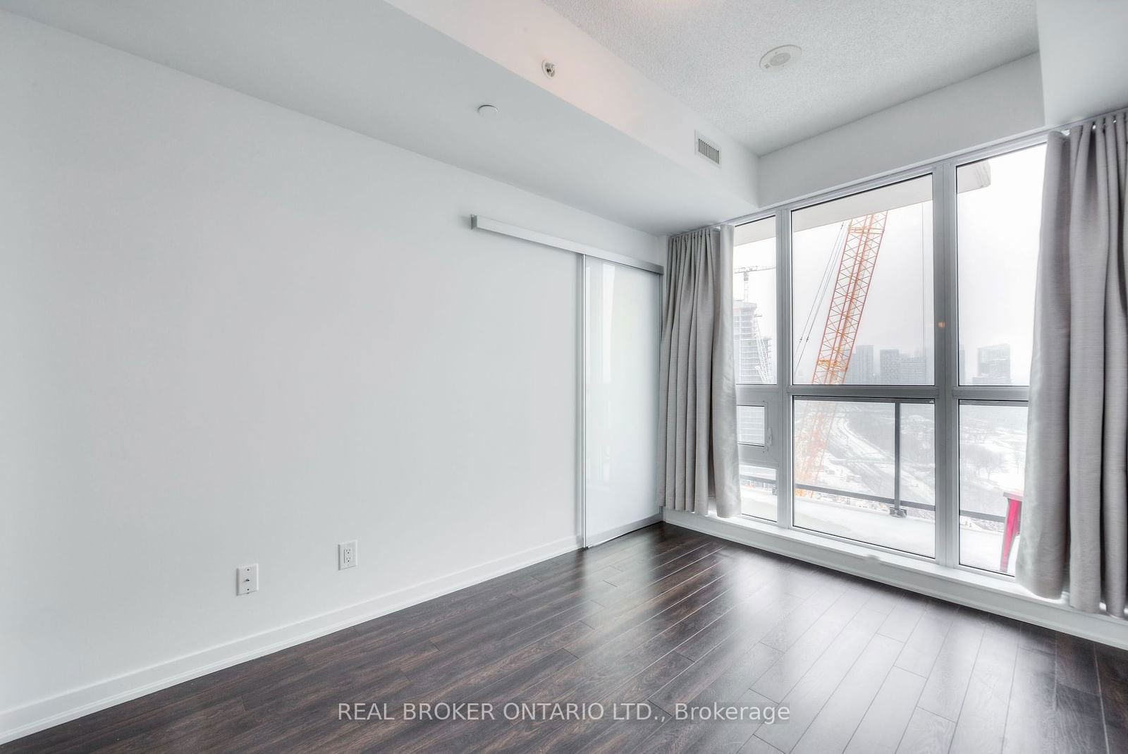 51 East Liberty St, unit 1809 for rent