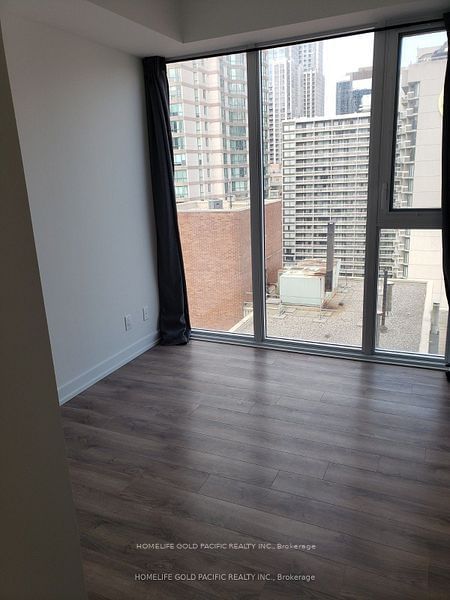 20 Edward St, unit 1716 for rent