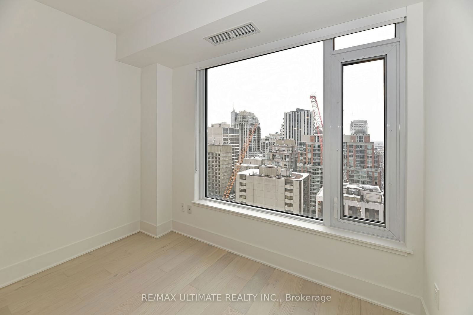 11 Yorkville Ave, unit 1502 for rent