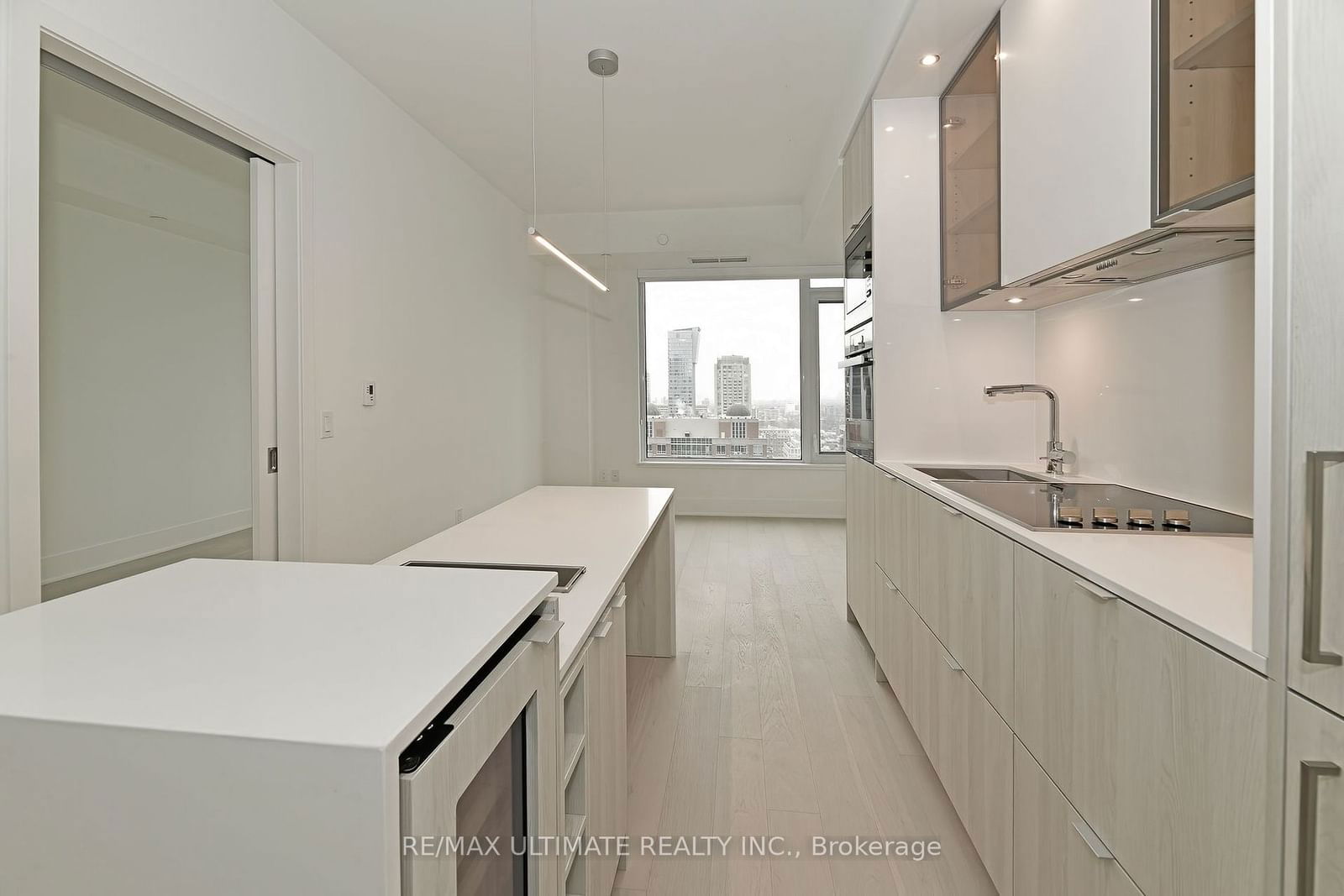 11 Yorkville Ave, unit 1502 for rent