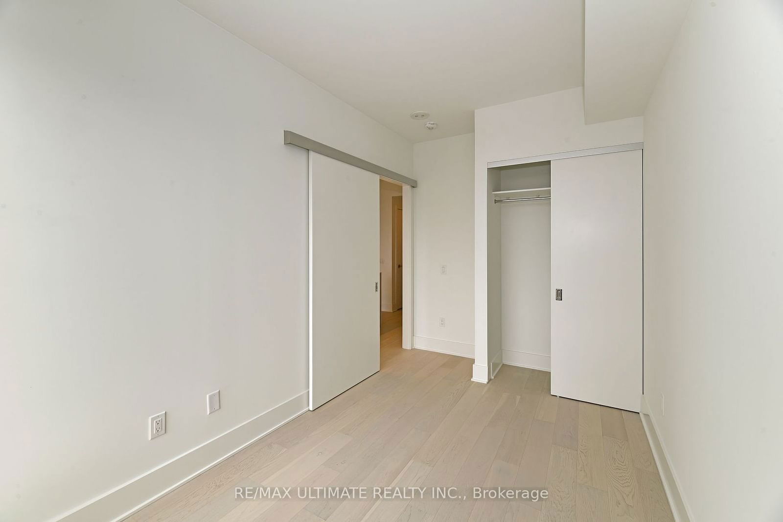 11 Yorkville Ave, unit 1502 for rent