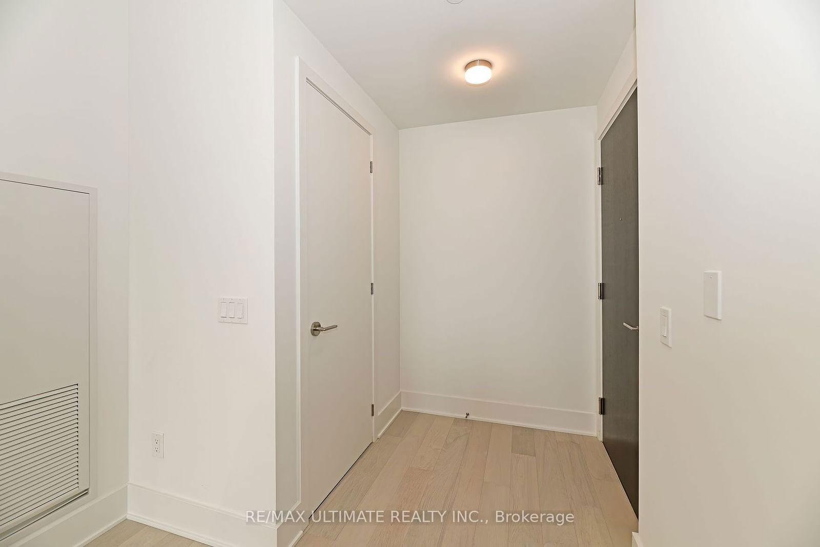 11 Yorkville Ave, unit 1502 for rent