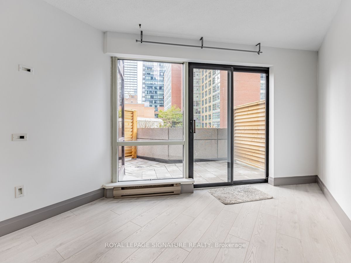 1001 Bay St, unit 307 for rent