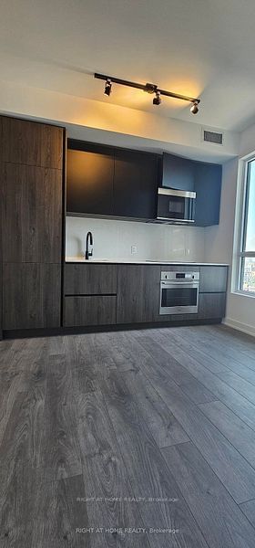 108 Peter St, unit 2102 for rent