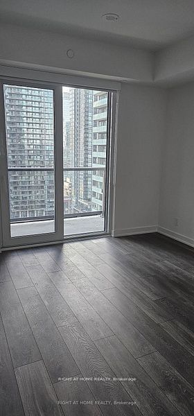 108 Peter St, unit 2102 for rent