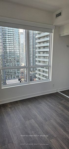 108 Peter St, unit 2102 for rent