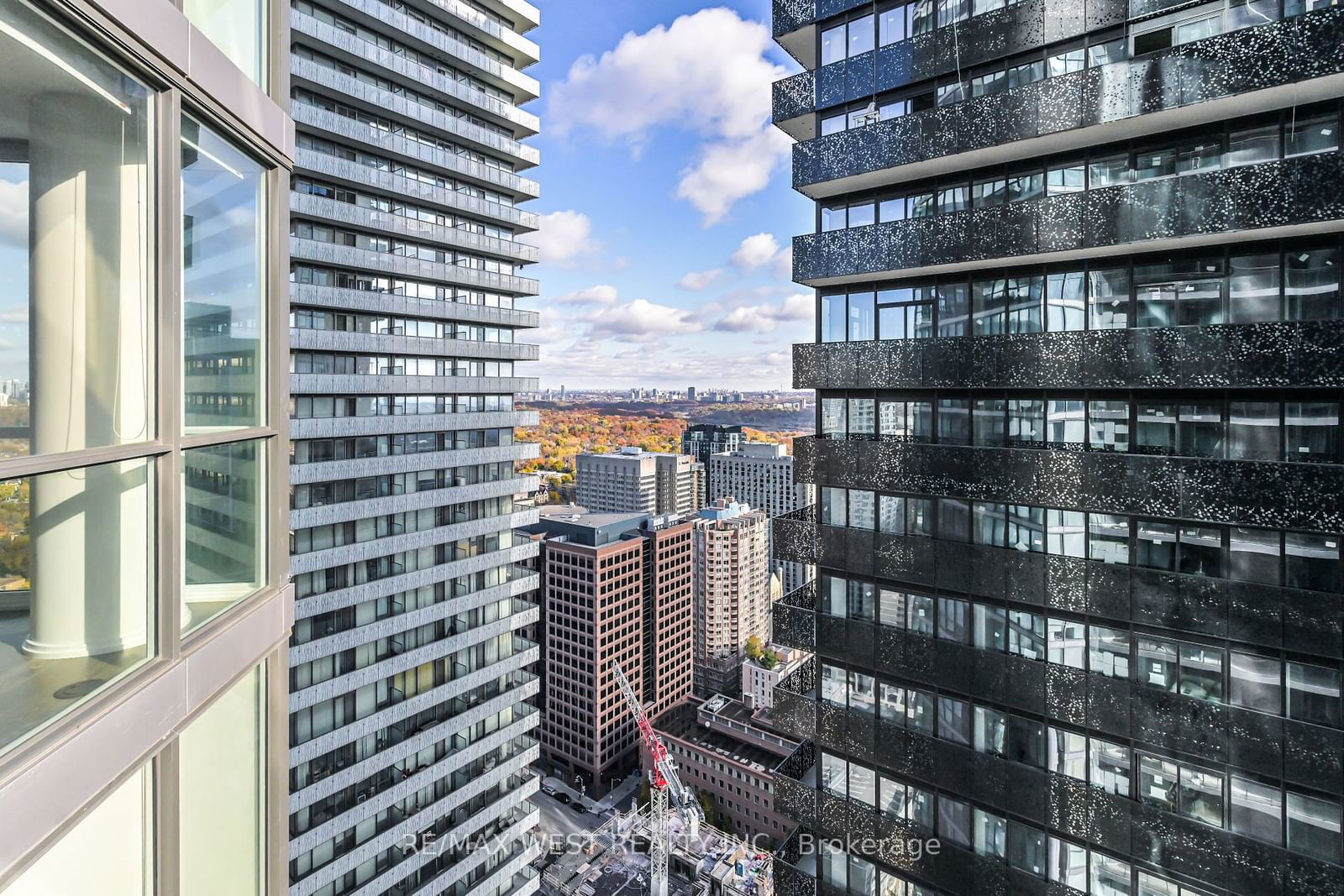 45 Charles St E, unit 4510 for rent