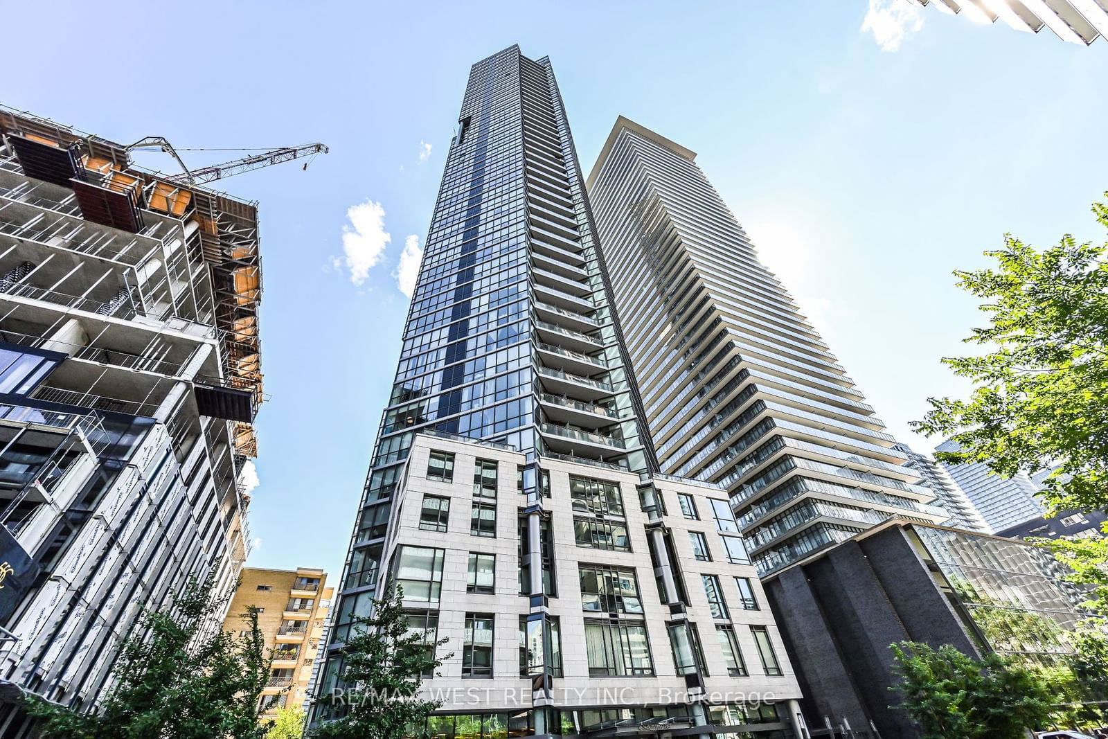 45 Charles St E, unit 4510 for rent