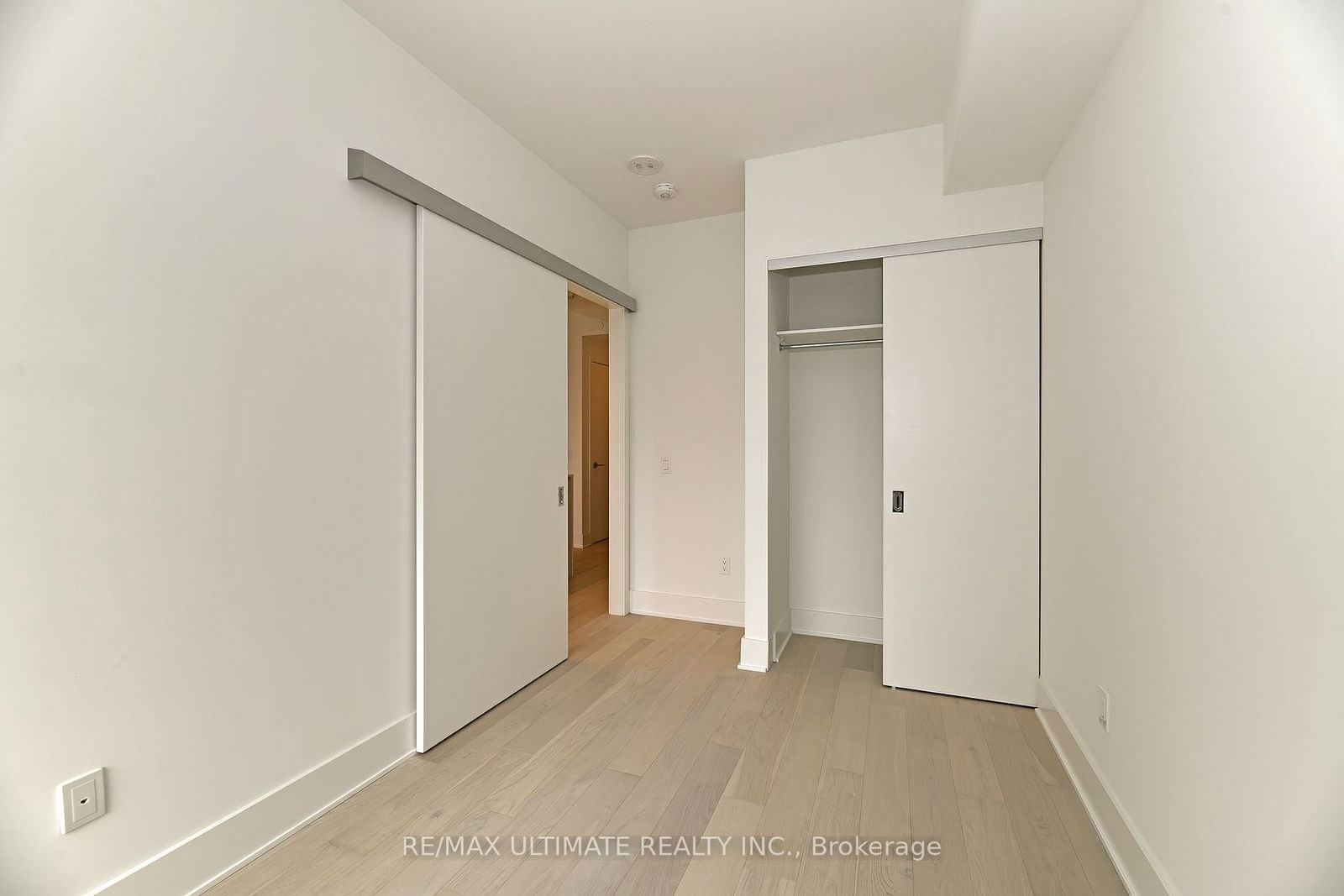 11 Yorkville Ave, unit 1902 for rent