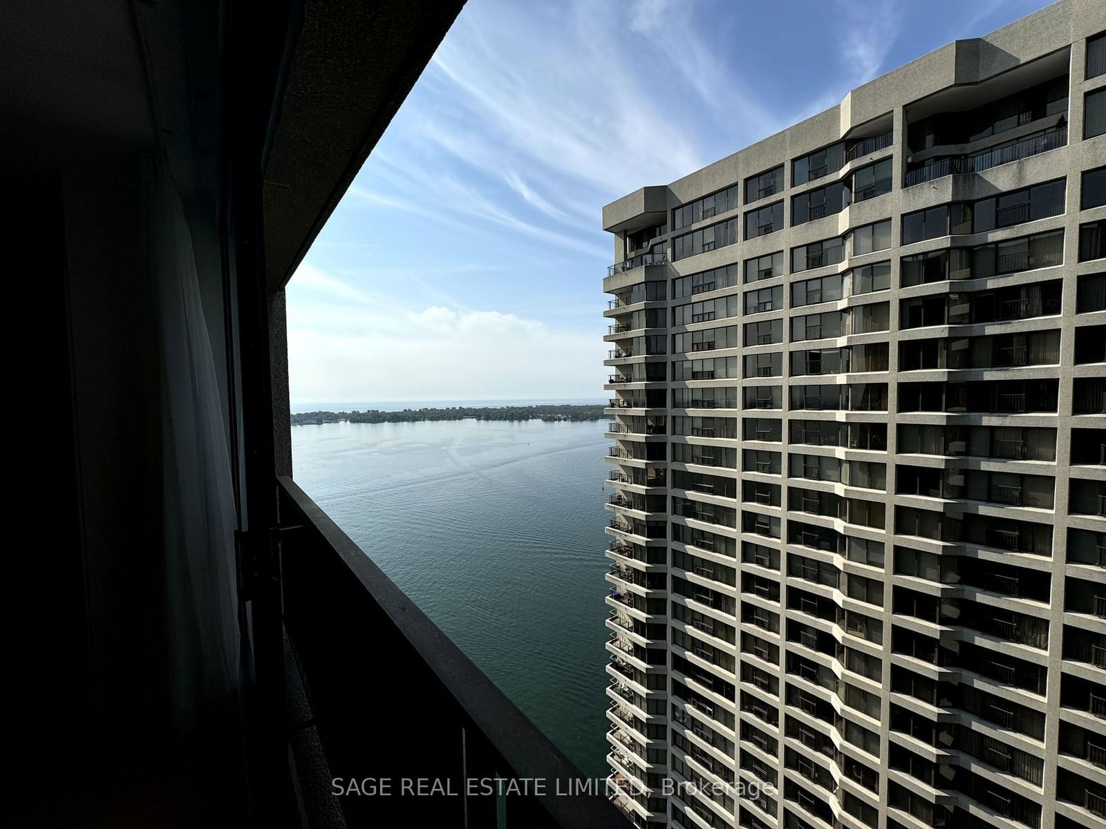 33 Harbour Sq, unit 3206 for rent